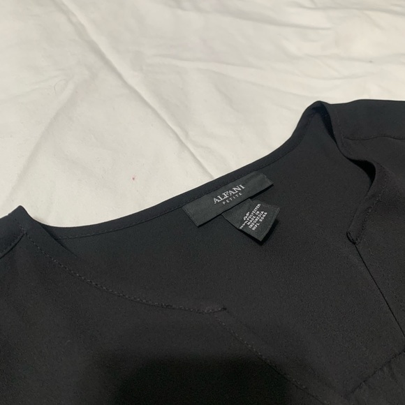 Black top - Picture 4 of 4